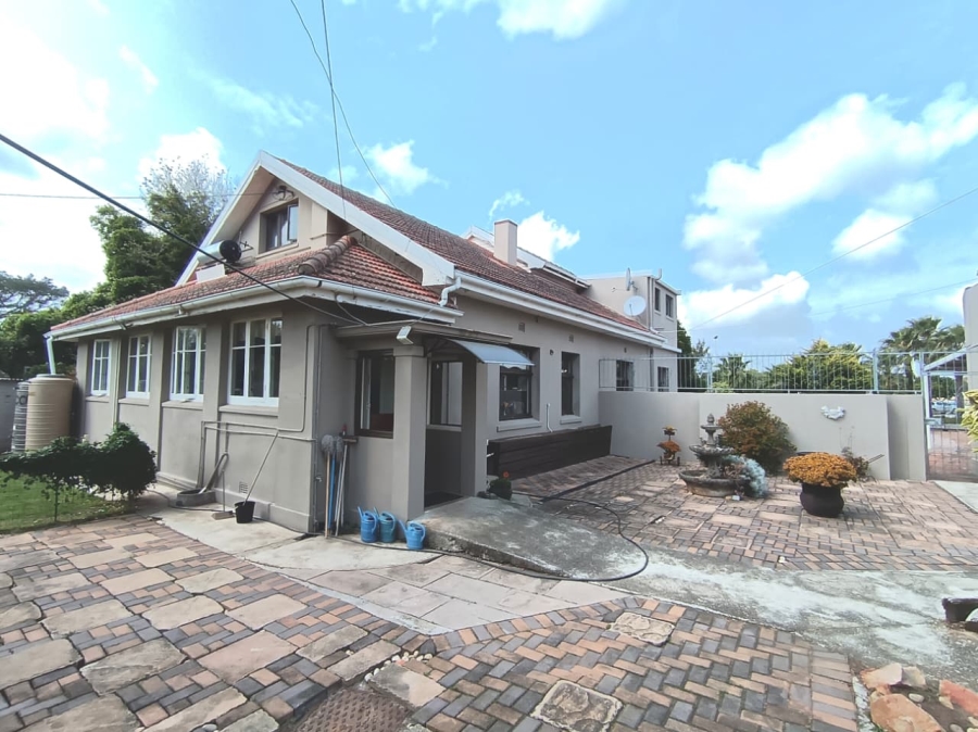 7 Bedroom Property for Sale in Walmer Eastern Cape
